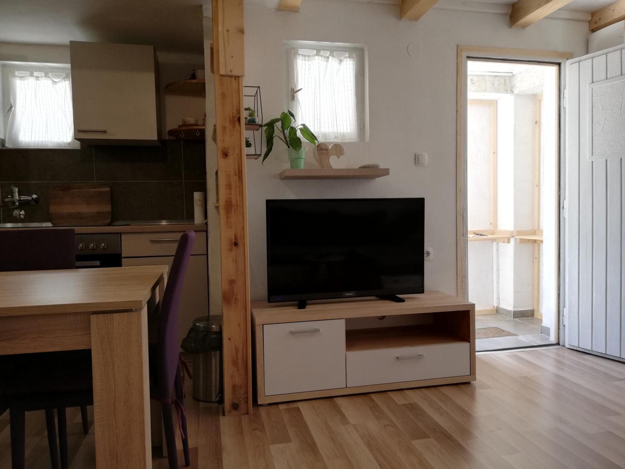 Tome Diklo Apartman Zára
